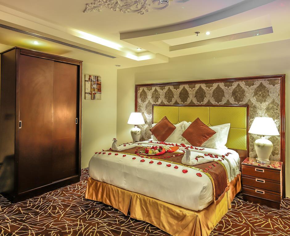 Rest Night Serviced Apartments- Alhamra Riad Exterior foto A bedroom at the hotel