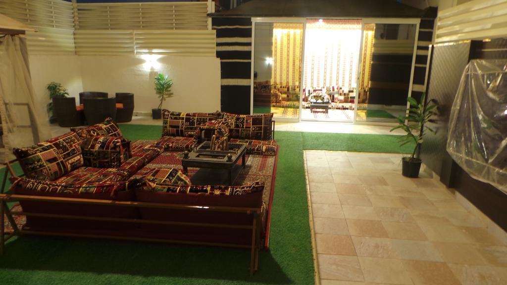 Rest Night Serviced Apartments- Alhamra Riad Exterior foto A majlis